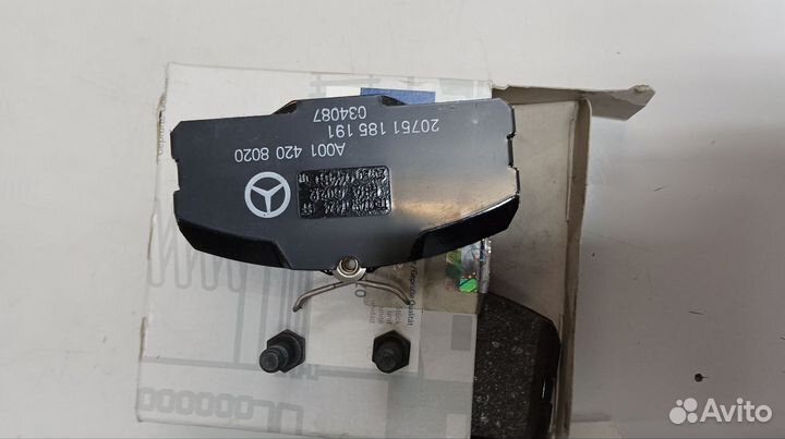 Тормозные колодки передние А0014200820