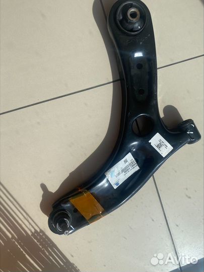 Рычаг передний подвески правый hyundai/KIA