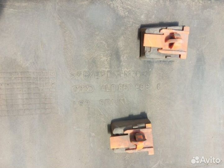 Молдинг двери Audi Q7 внедорожник 3.6 2007