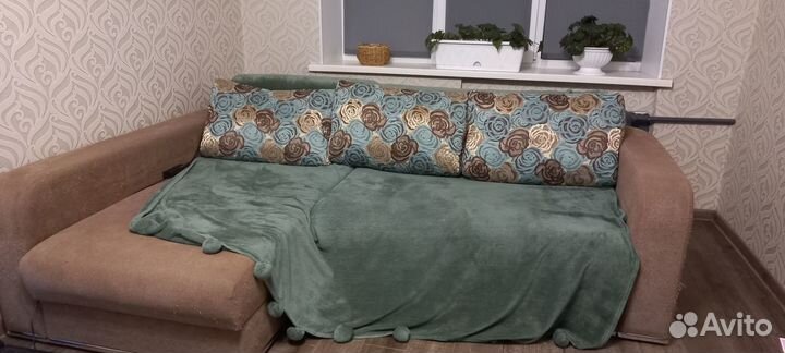 Диван угловой б/у под перетяжку