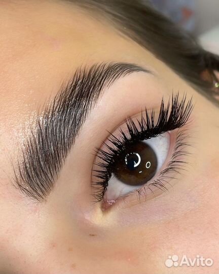 Наращивание ресниц и оформление бровей