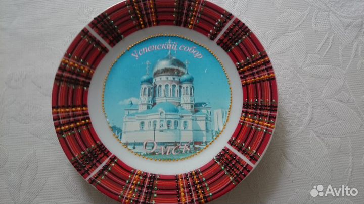 Настенная тарелка