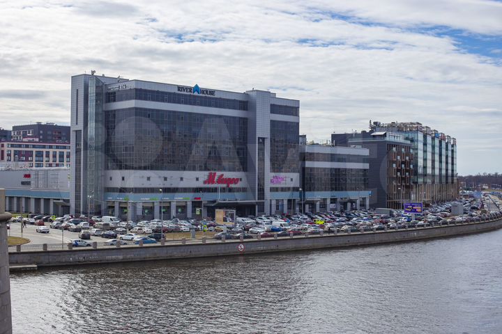 Торговая площадь в ТЦ у входа в гипермаркет 95 м²