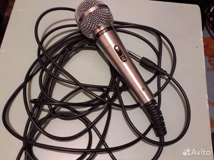 Микрофон для караоке проводной