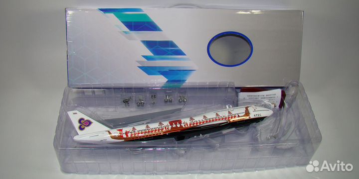 Модель самолета Boeing 747 Thai Airways apec 2003