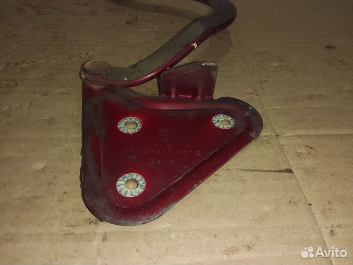 Петля капота левая Skoda Felicia