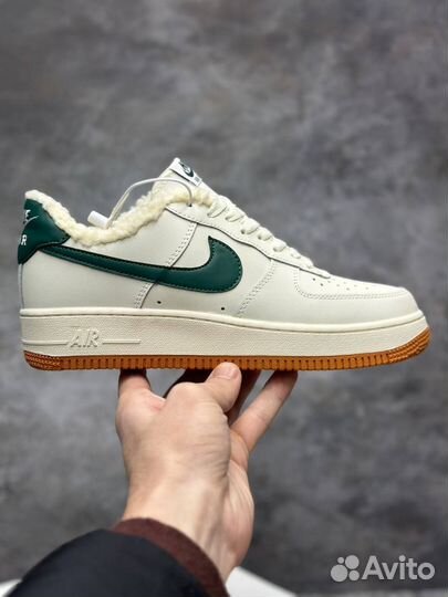 Кроссовки Nike Air Force 1 с мехом