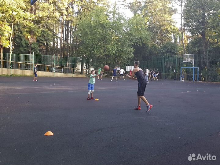 Тренер по баскетболу