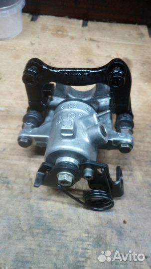 Суппорт задний левый audi A6 C5 (Quattro)