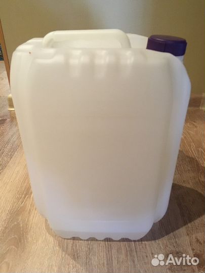 Канистры пластиковые 10 л бу