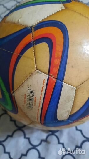 Футбольный мяч adidas brazuca