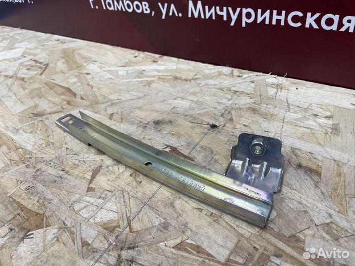 Направляющая стекла двери задняя правая LADA Vesta