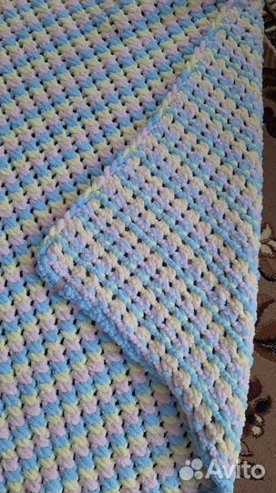 Плед вязаный ручной работы