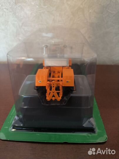 Модель трактора Т-150к в масштабе 1:43 от Ашет