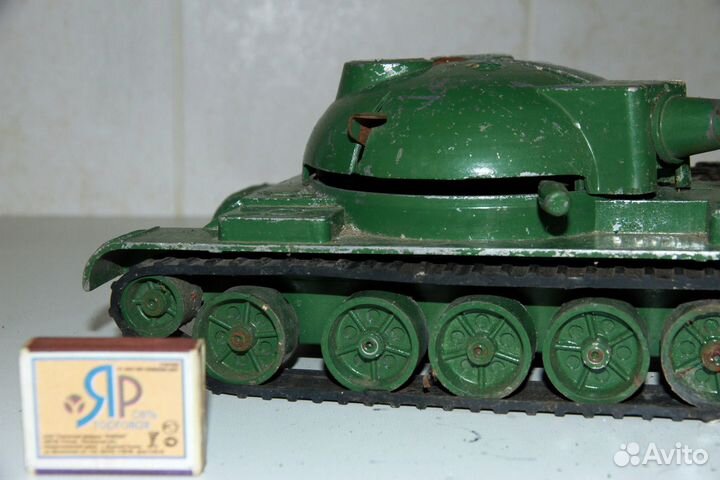 Игрушка танк СССР
