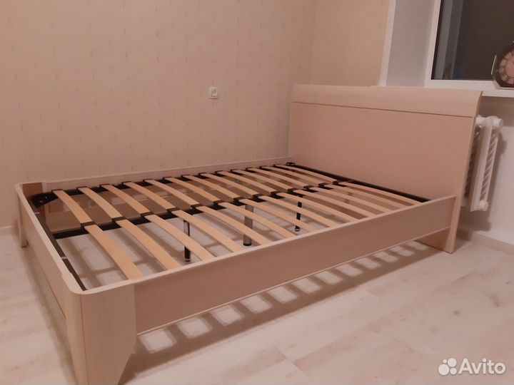 Кровать 140х200 с матрасом