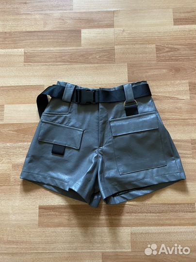 Кожаные шорты новые
