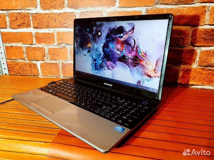 Ноутбуки с гарантией (Много)