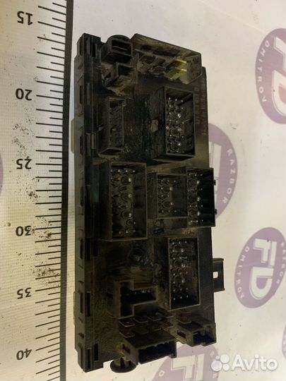 Блок предохранителей салонный Volkswagen Jetta, II