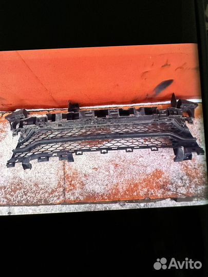 Решетка переднего бампера Лада Ларгус