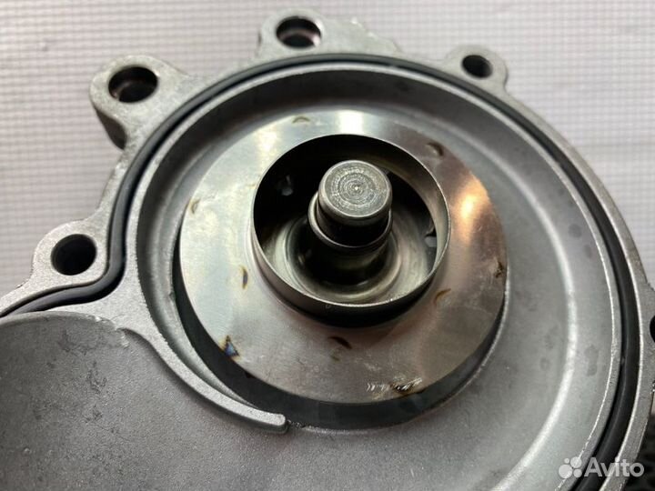 Насос водяной (помпа) Mercedes-Benz C-Class W204