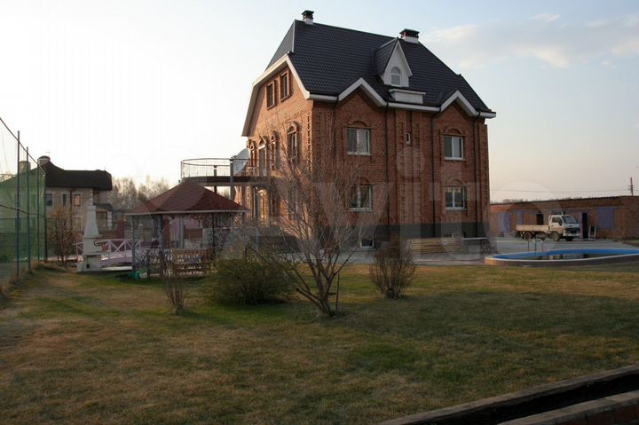 Коттедж 322 м² на участке 19 сот.