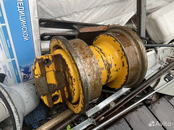 Каток опорный