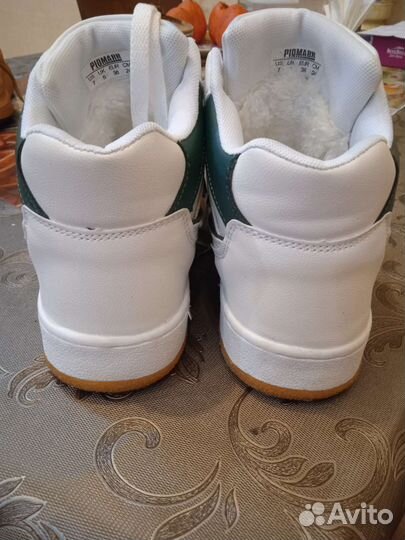 Кроссовки новые