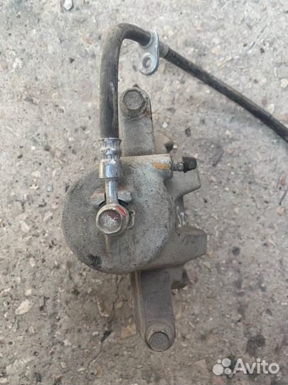 Суппорт передний правый Suzuki Grand Vitara JT