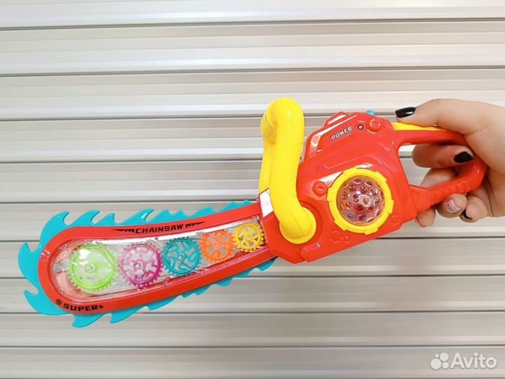 Игрушечная «Бензопила» с шестеренками (свет, звук)