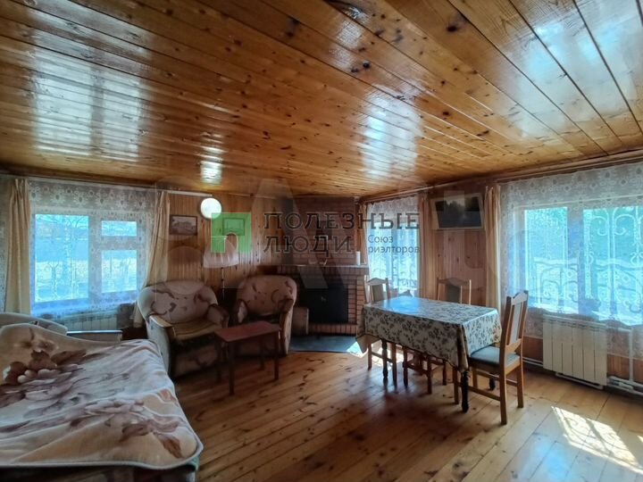 Коттедж 197 м² на участке 70 сот.