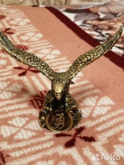 Орёл фигурка статуэтка.детская игрушка