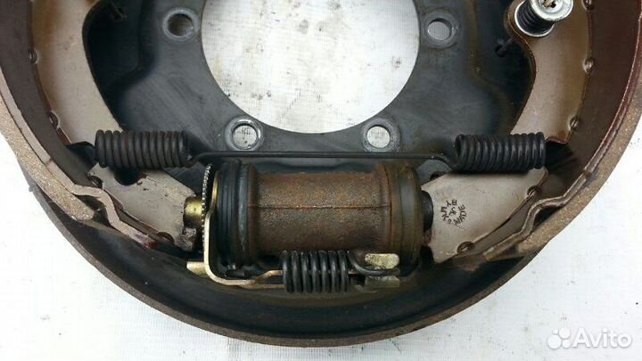 Механизм стояночного тормоза задний правый Isuzu