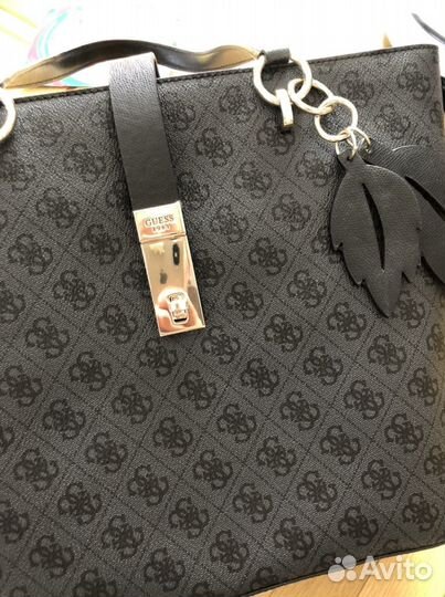 Сумка Guess состояние новой