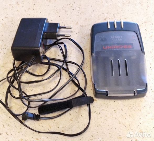 Зарядное устройство для аккумуляторов аа и ааа