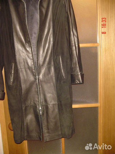Женское кожаное,демисезонное пальто (б\у )