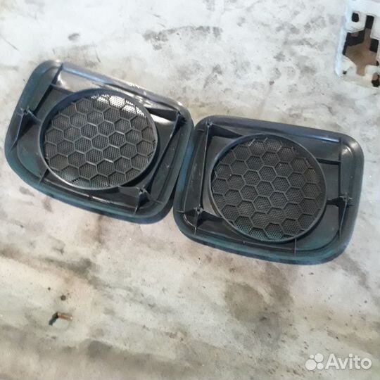 Решетка задних динамиков Мицубиси Лансер 9