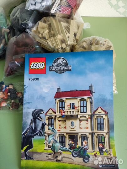 Lego Jurassic World 75930 Нападение Индораптора