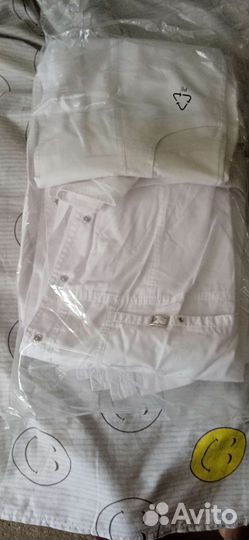 Медицинские халаты, костюмы