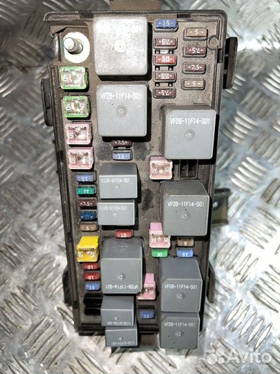 Блок реле предохранителей Chery Fora A21