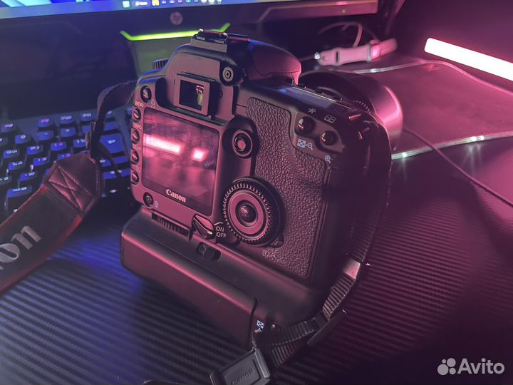 Canon EOS 30D+батарейный блок+2 объектива