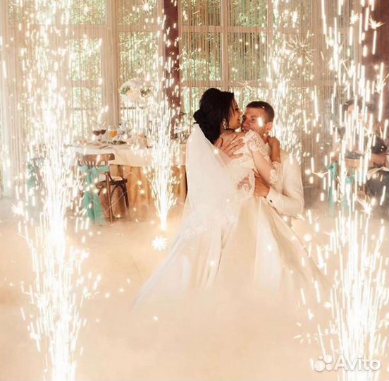 На свадьбу,праздник.Фейерверки, х.фонтаны,т.дым