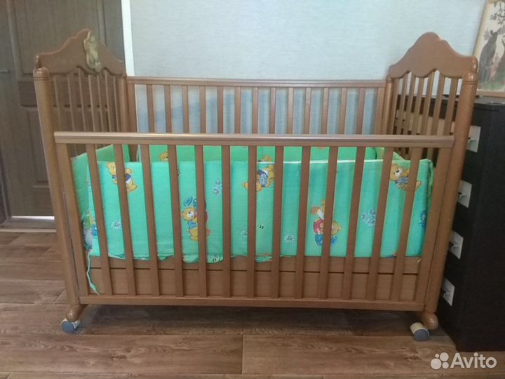 Детская кроватка