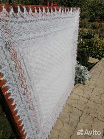 Платок пуховый листик новый