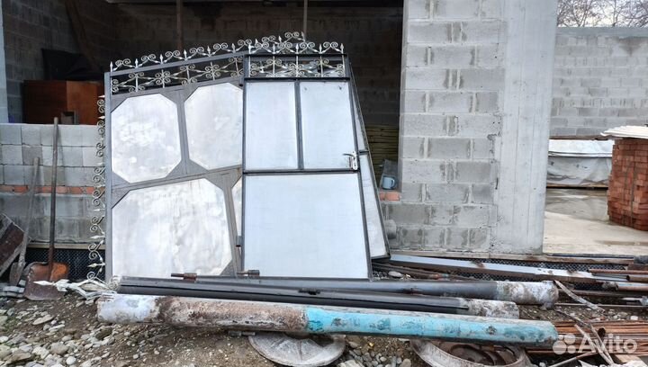 Ворота со столбами со вставками из нержавейки