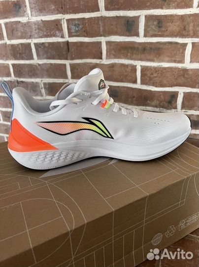 Беговые кроссовки li ning