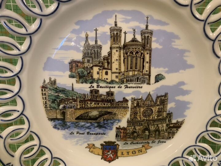 Сувенирные тарелки