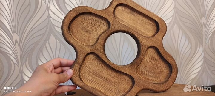 Винный столик с менажницей