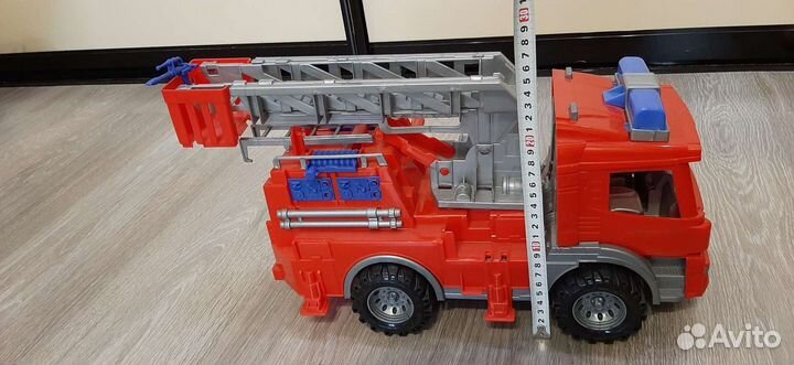 Большая пожарная машина