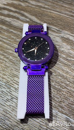 Часы наручные кварцевые